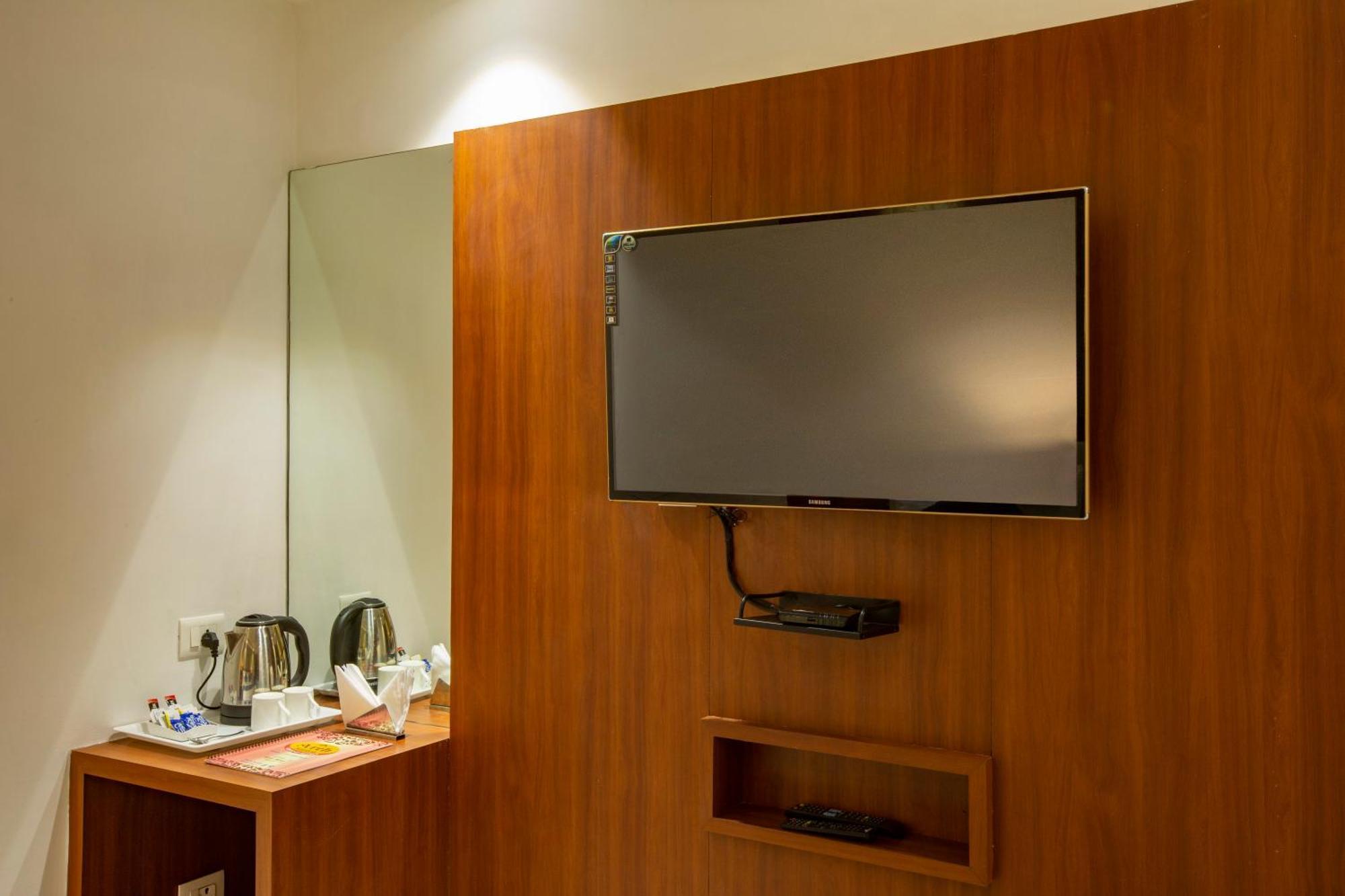 Hotel Arch Suites - Near Aerocity نيودلهي المظهر الخارجي الصورة