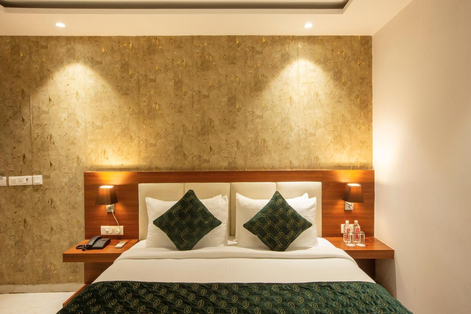 Hotel Arch Suites - Near Aerocity نيودلهي المظهر الخارجي الصورة